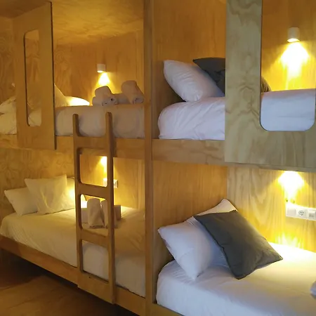 Area Surf House Hostel