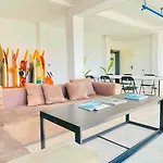 Area Surf House Hostel Muros